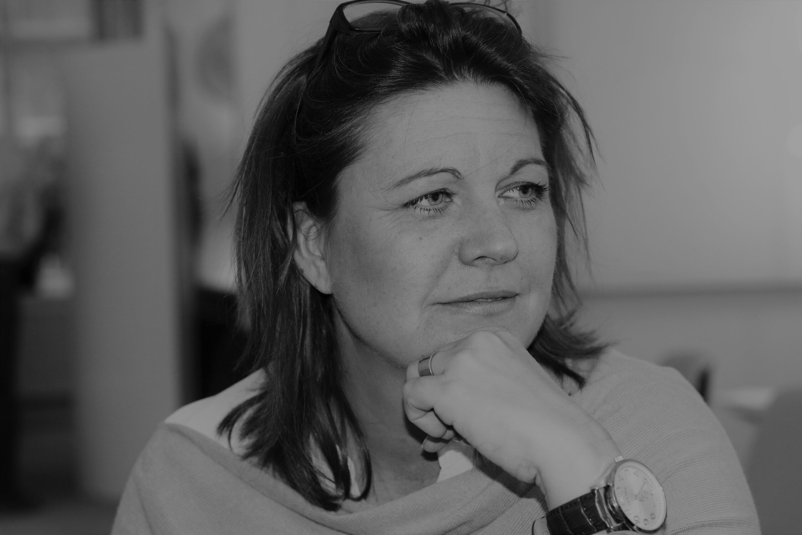 Lotta, svartvit broschyr